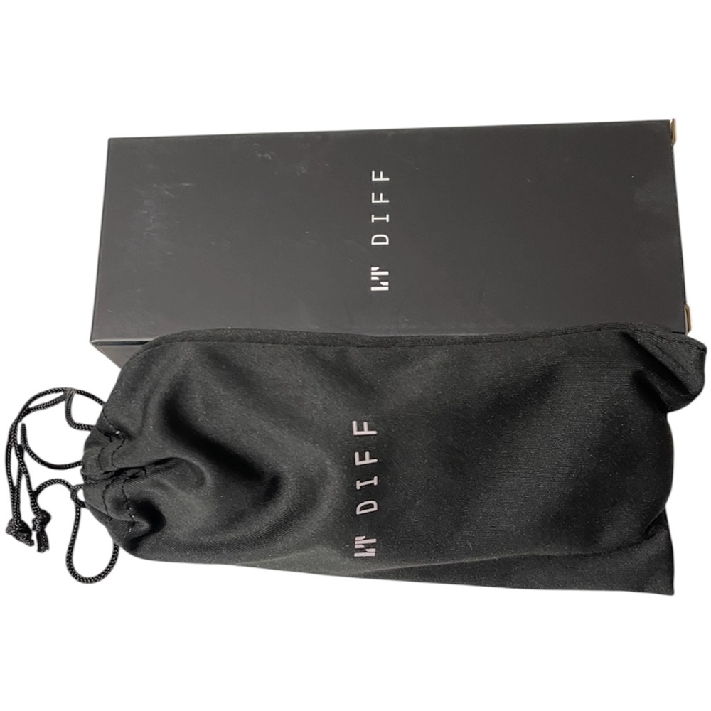 DIFF Grace Sunglasses Matte Black Frame Grey Grad… - image 9